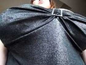 独占！ 素人初撮り！ 顔の2倍は絶対ある！ とてつもない超乳の人妻！ Qカップ なつこ 29才 154センチ　サンプル画像04